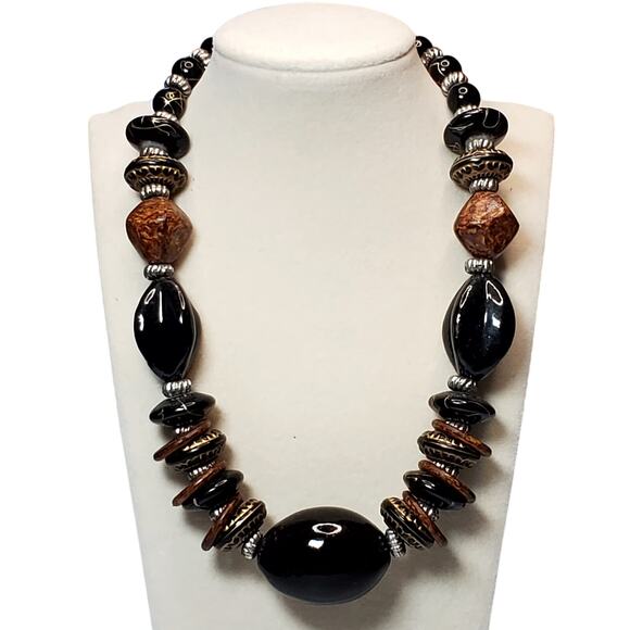 None and/or Unknown Jewelry - Chunky Large Black Beaded Necklace 14" Unsigned